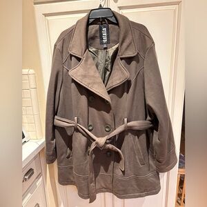 d.e.t.a.i.l.s. Intl green coat jacket size 2X comes with tie belt